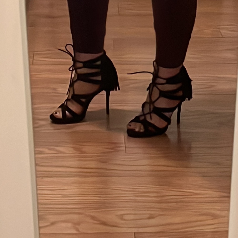 Black Jessica Simpson pumps